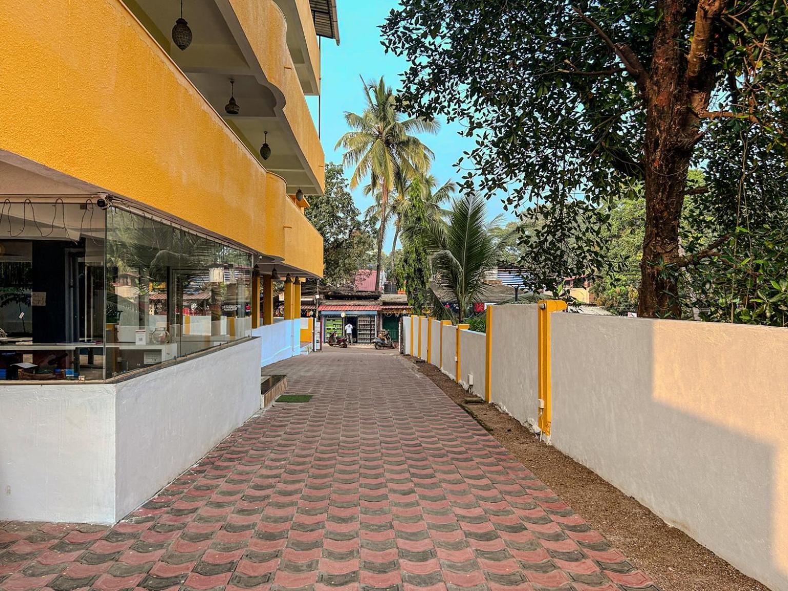 La Costa Residency Hotel Anjuna Exterior photo