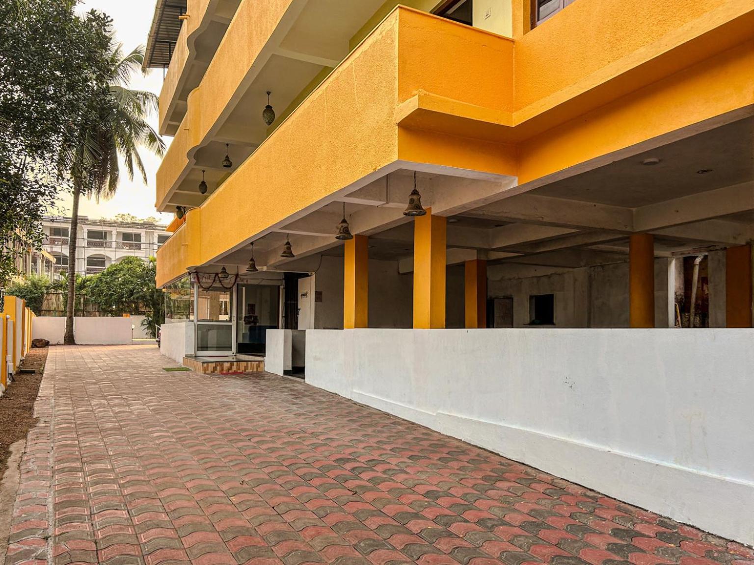 La Costa Residency Hotel Anjuna Exterior photo